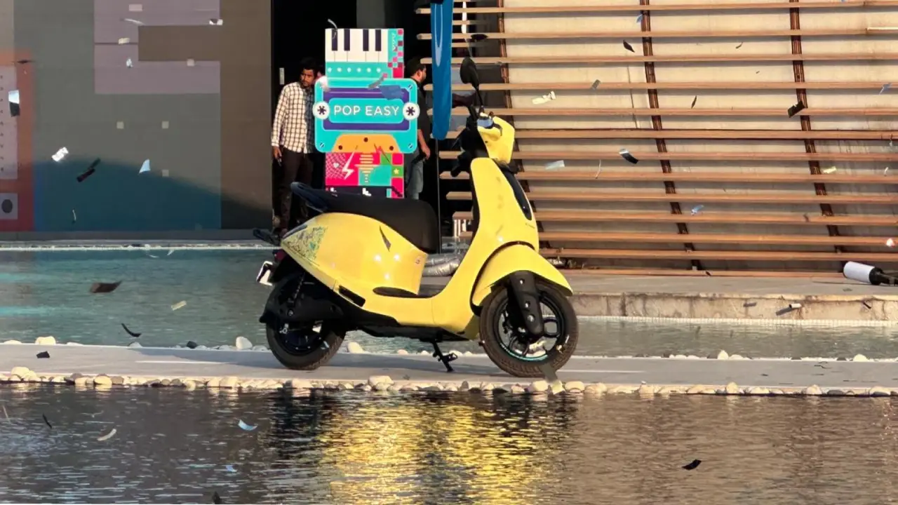 Bajaj Chetak C25: Perfect for Short Traffic Commutes?