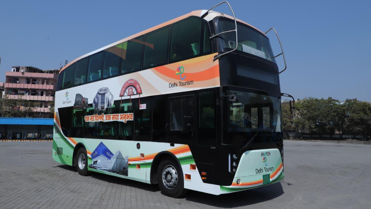 Switch Mobility Delivers First Electric Double-Decker Bus for Delhi Heritage Tour