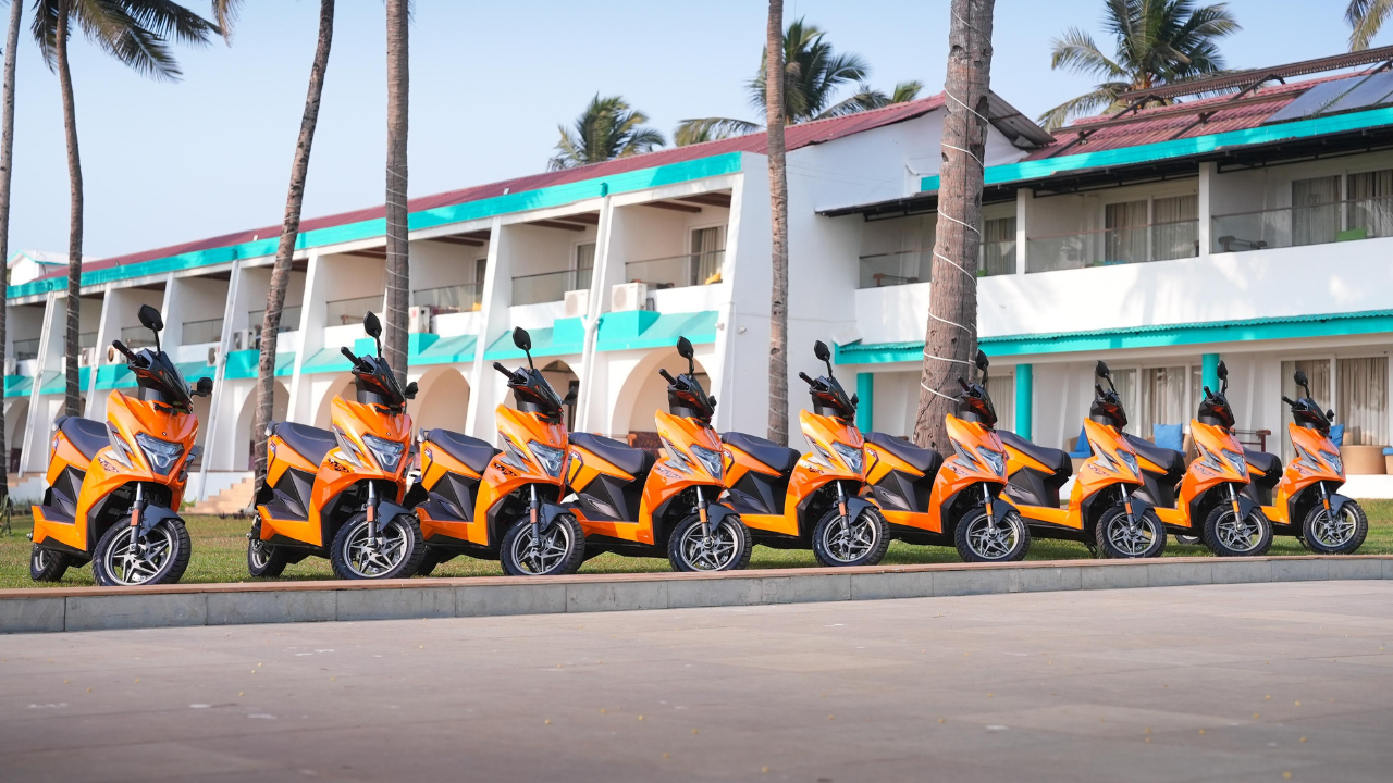 Simple Ultra Electric Scooter Launched in India at Rs 2.34 Lakh, with 400 km IDC Range