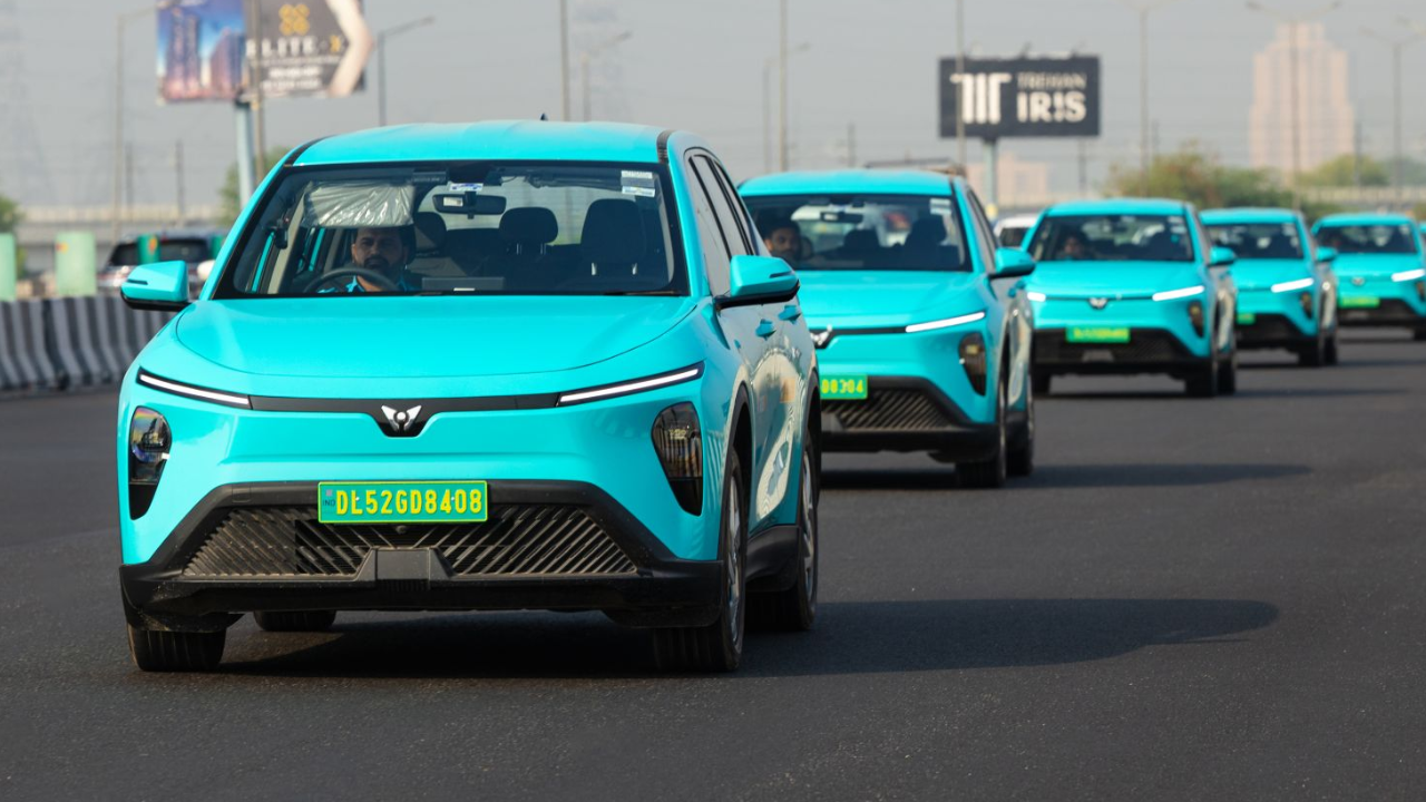 Green SM Launches Electric Taxi Service in India with VinFast Limo Green Fleet