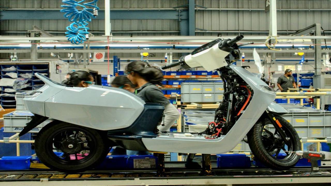 Ather New Mass Market Electric Scooter to Launch on 29 August in India: Expected Price and Features!